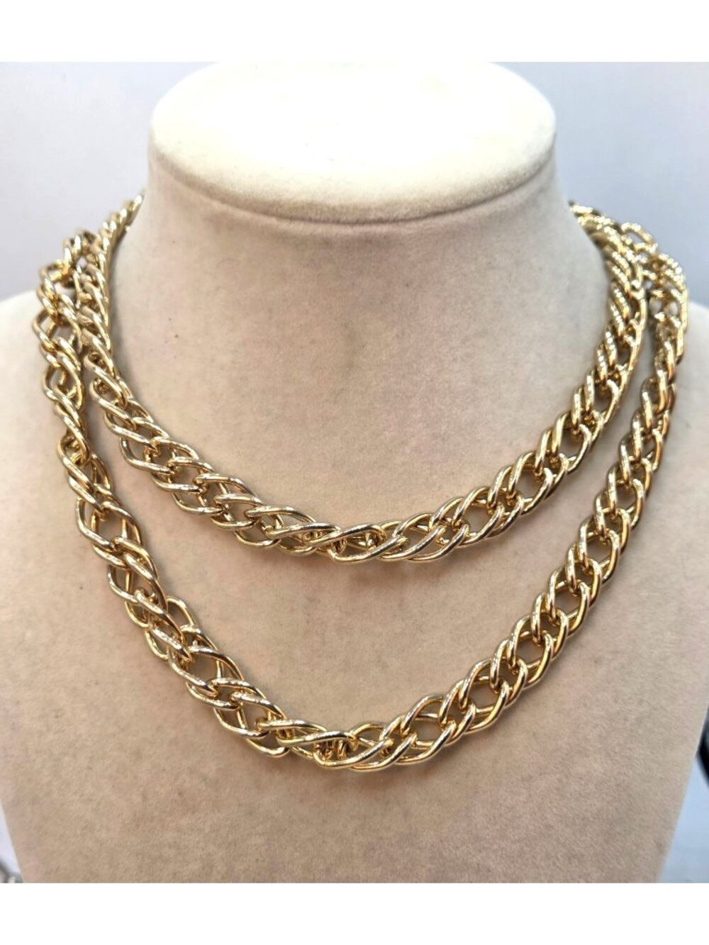 Gold-To Chain Necklace With Polished Finish